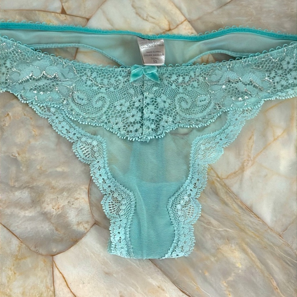 NEW Victoria’s‎ Secret Lingerie Vintage Gorgeous Panties Thong Cheeky Lace Trim
